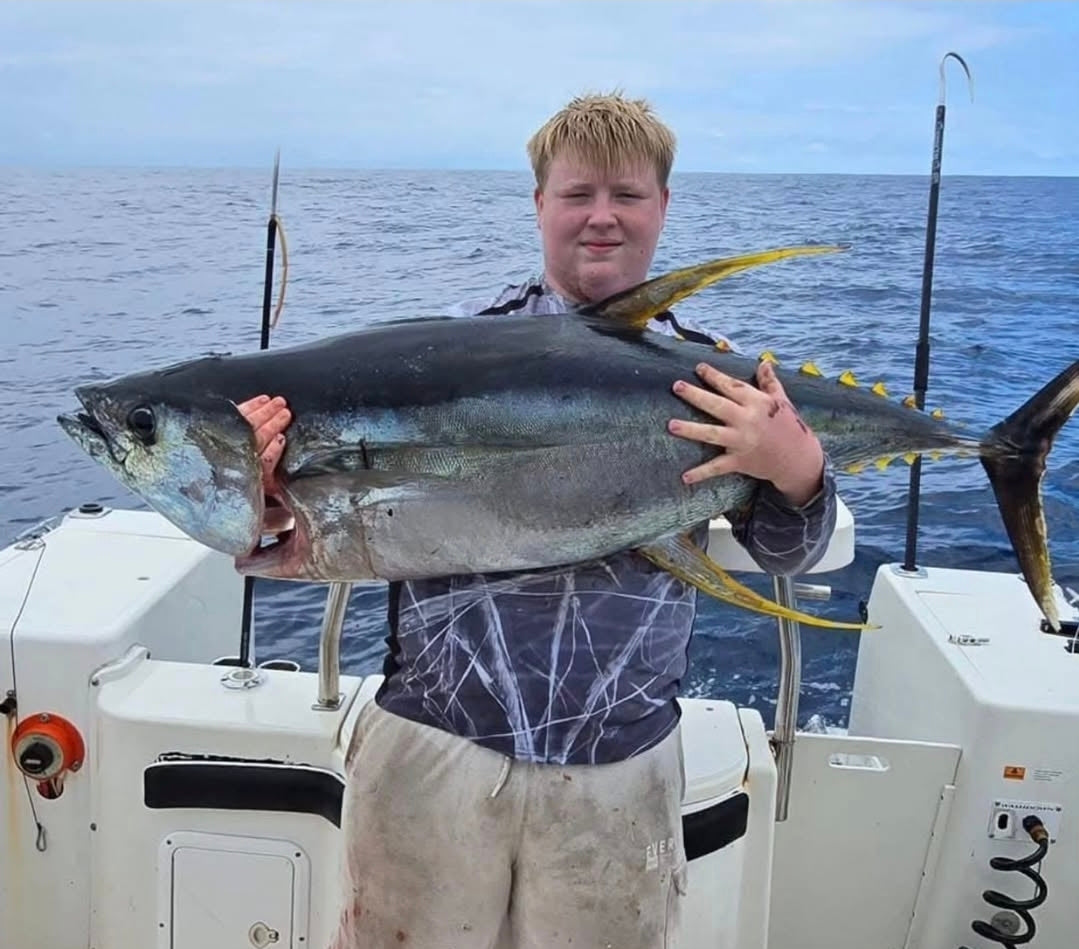 UV Fishing Shirt - UPF50+ Long Sleeve sun protection Tee